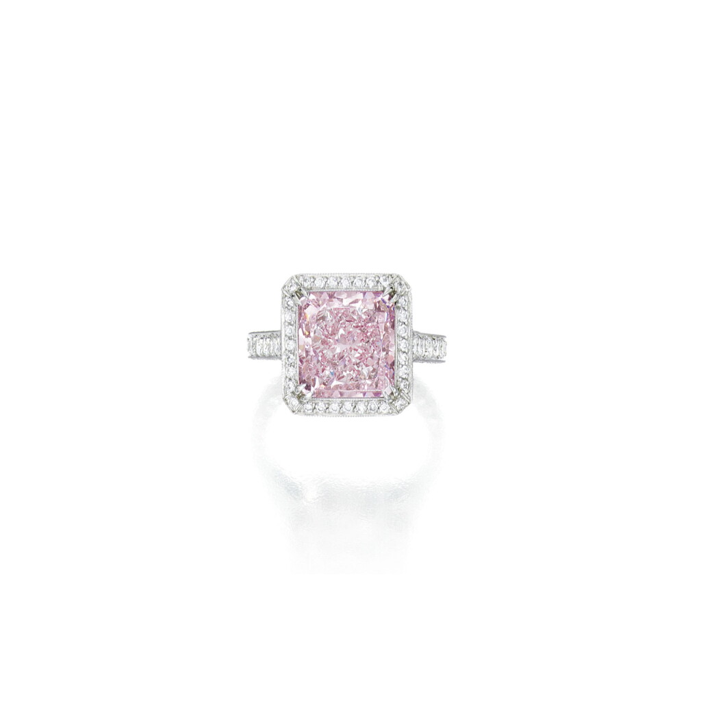 View full screen - View 1 of Lot 415. FANCY PINK-PURPLE DIAMOND AND DIAMOND RING | 彩粉紅紫色鑽石配鑽石戒指.