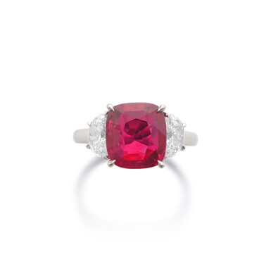 View full screen - View 1 of Lot 592. Ruby and diamond ring | 紅寶石及鑽石戒指.