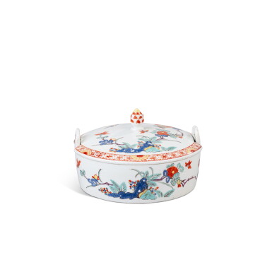 View full screen - View 1 of Lot 571. A Meissen porcelain Kakiemon butter box and cover, circa 1735.