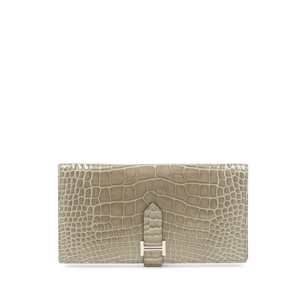View full screen - View 1 of Lot 59. Gris Tourterelle Shiny Alligator Bearn Wallet Palladium Hardware, 2015.