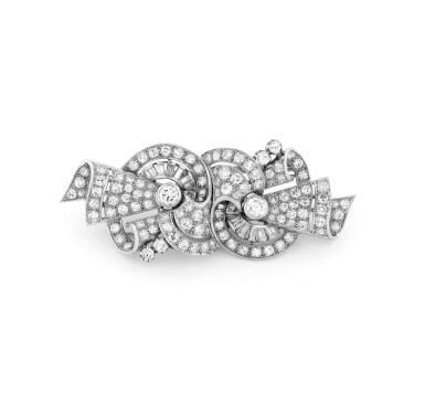 View full screen - View 1 of Lot 32. Broche double-clip diamants | Diamond double-clip brooch.