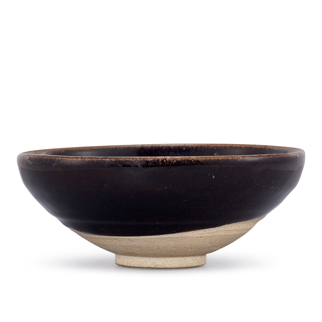 View full screen - View 1 of Lot 362. A NORTHERN BLACK-GLAZED BOWL JIN - YUAN DYNASTY | 金至元 北方窰黑釉盞.