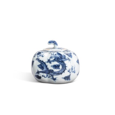View full screen - View 1 of Lot 9386. A blue and white pumpkin-shaped 'dragon' jarlet and cover, 20th century | 二十世紀 青花南瓜形雲龍趕珠紋小蓋罐.