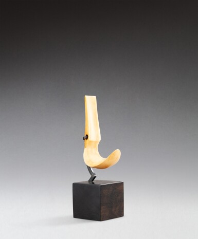 View full screen - View 1 of Lot 128. Niho Palaoa pendent, Hawaii | Pendentif lei niho palao, Hawaï .