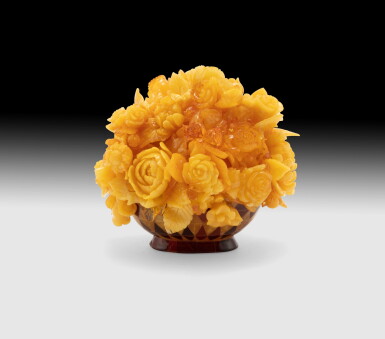 View full screen - View 1 of Lot 151. A Lithuanian amber bunch of flowers in a basket, circa 1950 | Bouquet de fleurs dans une corbeille en ambre, Lituanie, vers 1950.