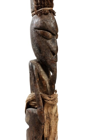 View full screen - View 1 of Lot 93. Statue, Région d'Aitape, Papouasie-Nouvelles-Guinée | Aitape region figure, Papua New Guinea.
