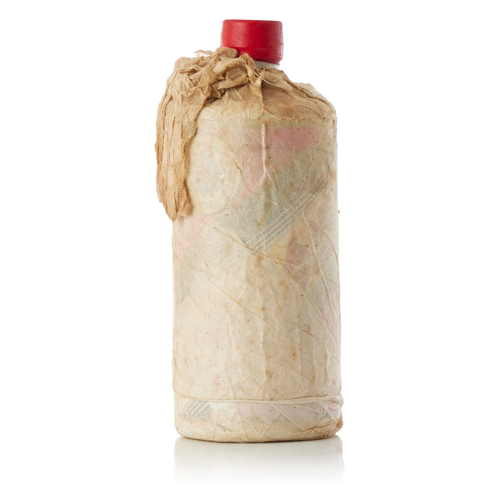 View full screen - View 1 of Lot 8347. 1985年產"五星牌"貴州茅台酒(地方國營) (棉紙) Kweichow Five Star Moutai (Cotton Paper Wrap) 1985 (1 BT54).