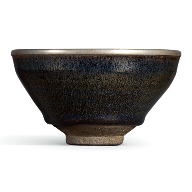 View full screen - View 1 of Lot 31. AN EXCEPTIONAL AND RARE HEIRLOOM 'JIAN' SILVER-STREAKED 'NOGIME TEMMOKU' TEA BOWL SOUTHERN SONG DYNASTY | 南宋 建窰禾目天目茶盞.