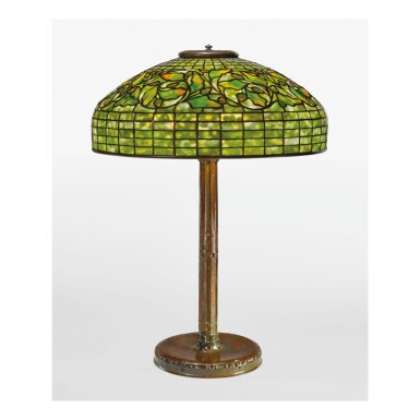 View full screen - View 1 of Lot 29. TIFFANY STUDIOS | "OAK LEAF" TABLE LAMP.