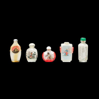 View full screen - View 1 of Lot 1123. Five inscribed inside-painted glass snuff bottles, 1960s | 1960年代 玻璃內畫題字鼻煙壺一組五件.
