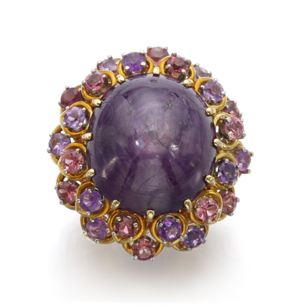 View full screen - View 1 of Lot 35. PURPLE STAR SAPPHIRE RING.