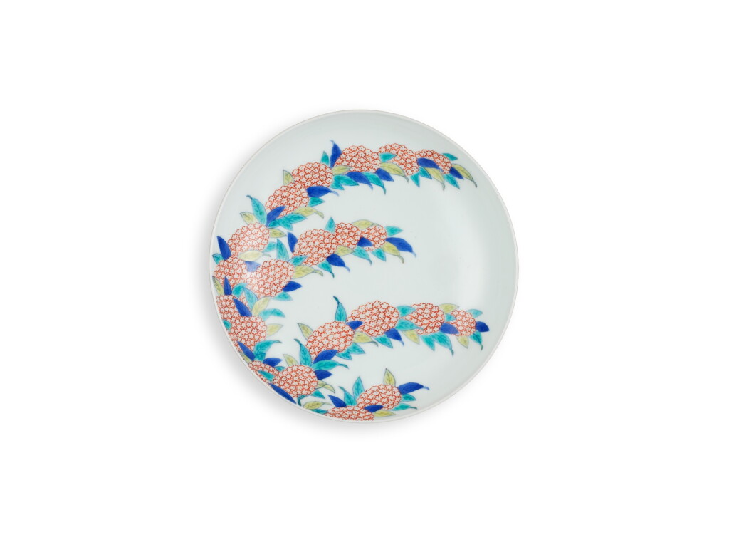 View full screen - View 1 of Lot 2113. A porcelain dish, Nabeshima ware, Hizen, Edo period, late 17th – early 18th century | 色絵小手毬文皿 肥前 鍋島藩窯 江戸時代中期 17世紀後半~18世紀前半.