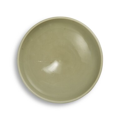 View full screen - View 1 of Lot 96. A 'Yaozhou' 'moon-white' glazed bowl, Northern Song - Jin dynasty | 北宋至金 耀州窰月白釉盌.