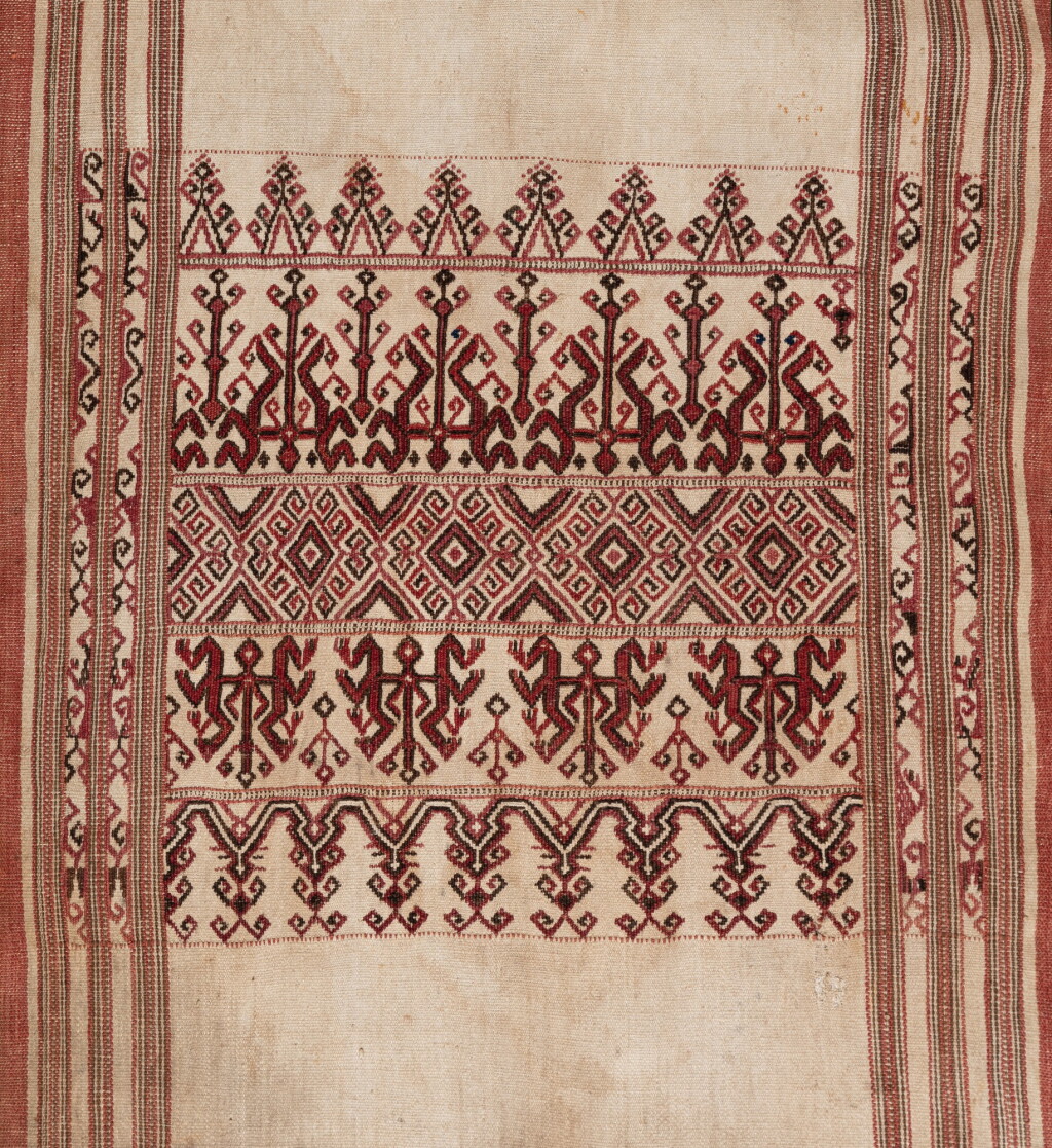 View full screen - View 1 of Lot 10. Pua belantan, Iban, Sarawak, Bornéo, Indonésie, XIXème siècle | Iban pua belantan, Sarawak, Borneo, Indonesia, XIXth century.