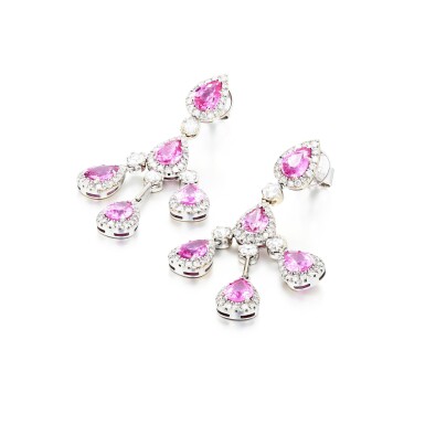View full screen - View 1 of Lot 160. Paire de pendants d'oreille saphirs roses et diamants | Pair of pink sapphire and diamond pendent earrings.