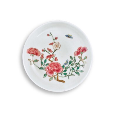 View full screen - View 1 of Lot 821. A famille-rose 'floral' dish, Qing dynasty, Yongzheng period | 清雍正 粉彩花卉紋盤.