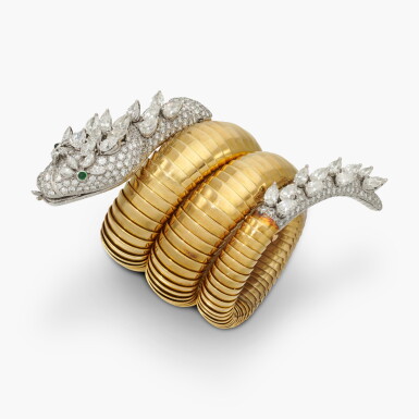 View full screen - View 1 of Lot 602. Gold, Emerald and Diamond 'Serpenti' Wristwatch 寶格麗 K金 配 鑽石 及 祖母綠 'Serpenti' 腕錶.