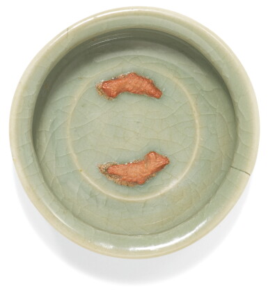 View full screen - View 1 of Lot 98. A SMALL BISCUIT-DECORATED LONGQUAN CELADON ‘TWIN FISH’ BOWL, SONG DYNASTY.