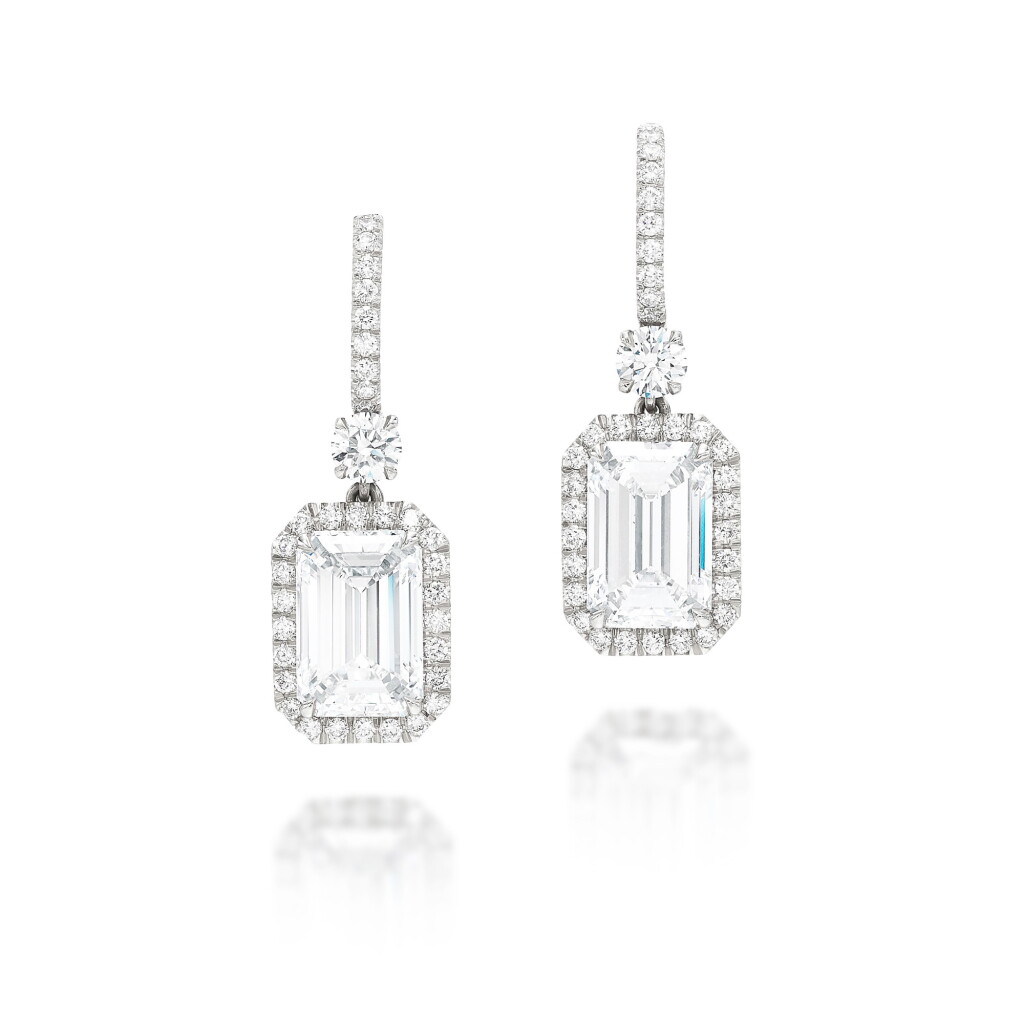 View full screen - View 1 of Lot 1822. Pair of Diamond Pendent Earrings | 3.16及3.02克拉 方形 D色 完美無瑕 鑽石 耳墜一對.