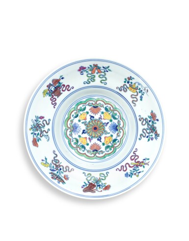 View full screen - View 1 of Lot 3829. A doucai 'anbaxian' ogee dish, Seal mark and period of Qianlong | 清乾隆 鬪彩暗八仙折腰盤 《大清乾隆年製》款.