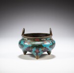 A bronze and cloisonné enamel 'grape' tripod incense burner, Late Ming dynasty, 16th - 17th century | 明末 十六至十七世紀 掐絲琺瑯葡萄紋沖天耳三足爐