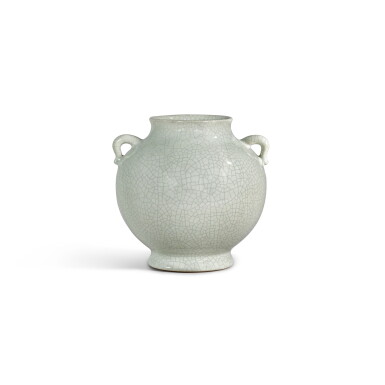 View full screen - View 1 of Lot 146. A rare Ge-type handled jar, Seal mark and period of Qianlong | 清乾隆 仿哥釉雙耳罐 《大清乾隆年製》款.