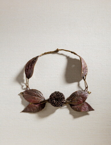 View full screen - View 1 of Lot 181. Collier Feuille d'Amarante, pièce unique.