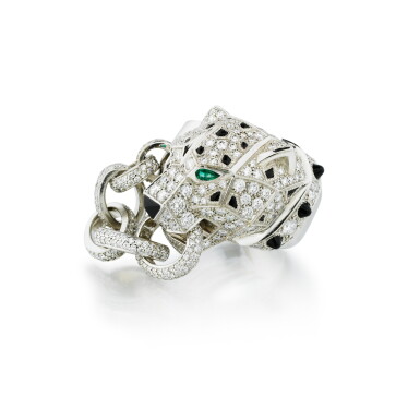 View full screen - View 1 of Lot 134. Cartier | Bague onyx, émeraudes, et diamants, "Panthère" | Onyx, emerald and diamond ring, 'Panthère'.