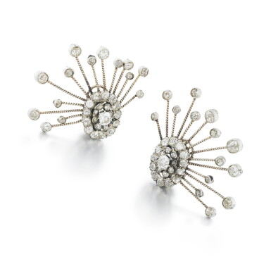 View full screen - View 1 of Lot 314. Paire de clips d'oreille diamants | Pair of diamond ear clips.