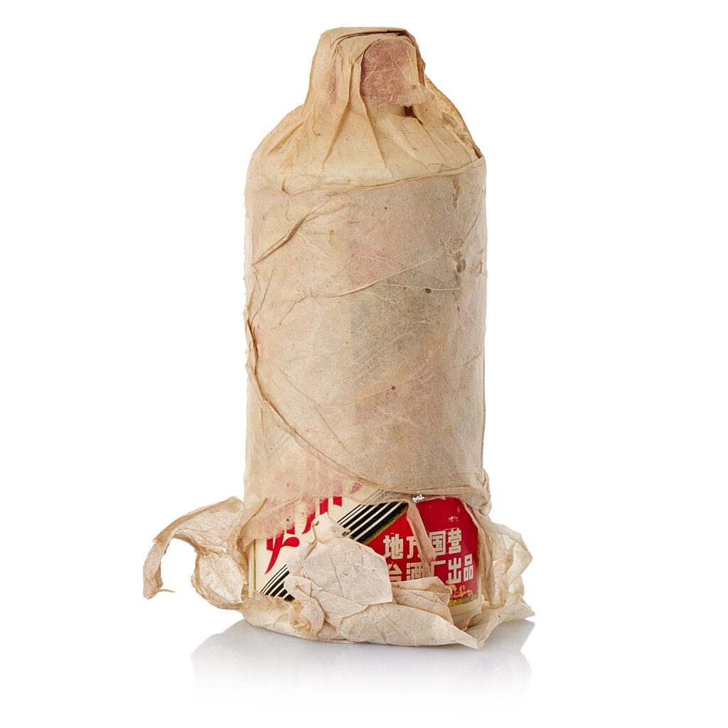 View full screen - View 1 of Lot 5540. 1984年產 "五星牌"貴州茅台酒 (棉紙) Kweichow Five Star Moutai (Cotton Paper Wrap) 1984 (1 BT54).