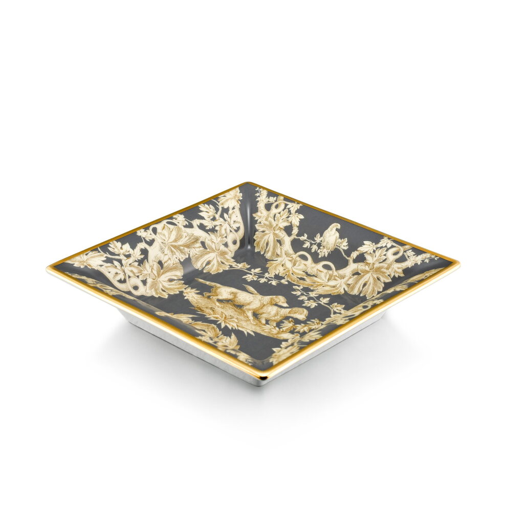 View full screen - View 1 of Lot 8176. Porcelain de Limoges | A commemorative Limoges porcelain and enamel dish, Circa 2018 | 百達翡麗 | Porcelain de Limoges | 利摩日陶瓷及琺瑯擺飾盤,約2018年製.
