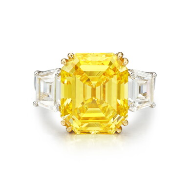 View full screen - View 1 of Lot 255. Fancy Vivid Yellow Diamond and Diamond Ring | 7.36克拉 艷彩黄色鑽石 配 鑽石 戒指.