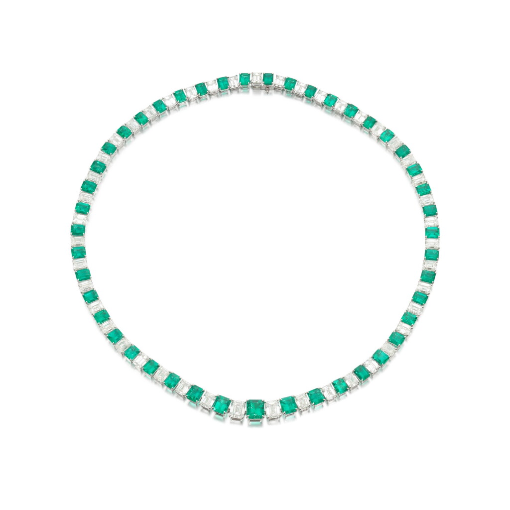 View full screen - View 1 of Lot 1846. Emerald and Diamond Necklace | 「哥倫比亞」祖母綠 配 鑽石 項鏈(祖母綠總重約24.38克拉 及 鑽石總重29.75克拉).