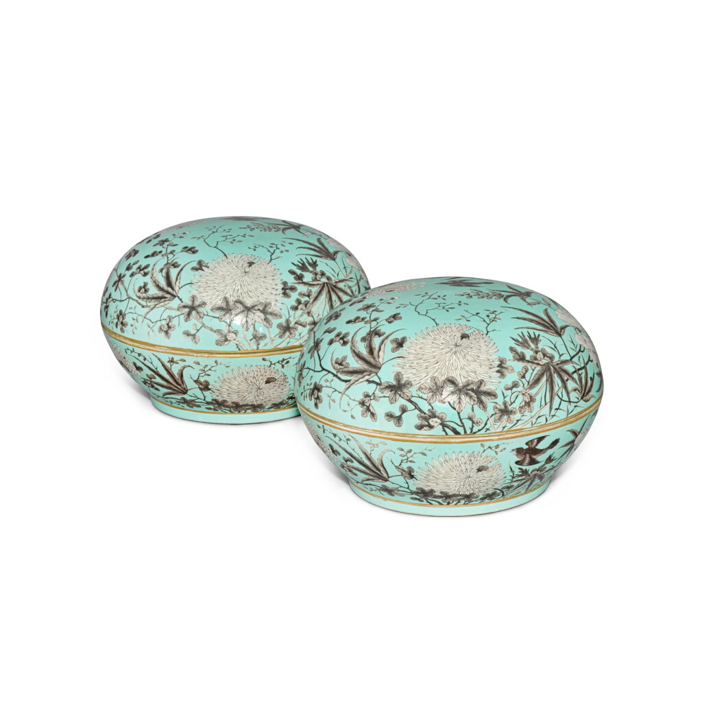 View full screen - View 1 of Lot 584. A pair of turquoise-ground grisaille-painted 'birds and flowers' boxes and covers, Marks and period of Guangxu | 清光緒 松石綠地墨彩菱菊花鳥紋蓋盒一對 《大清光緒年製》款.