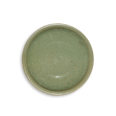 View full screen - View 1 of Lot 48. A green 'Jun' dish, Northern Song / Jin dynasty | 北宋 / 金 鈞窰綠釉盤.