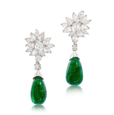 View full screen - View 1 of Lot 2975. Pair of Emerald and Diamond Pendent Earrings | 「贊比亞」祖母綠 配 鑽石 耳墜一對 (祖母綠共重約14.96克拉).