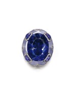 Wallace Chan | Tanzanite, Chalcedony and Diamond Ring | 陳世英 | 坦桑石 配 玉髓 及 鑽石 戒指 ( 坦桑石重約35.42克拉 )