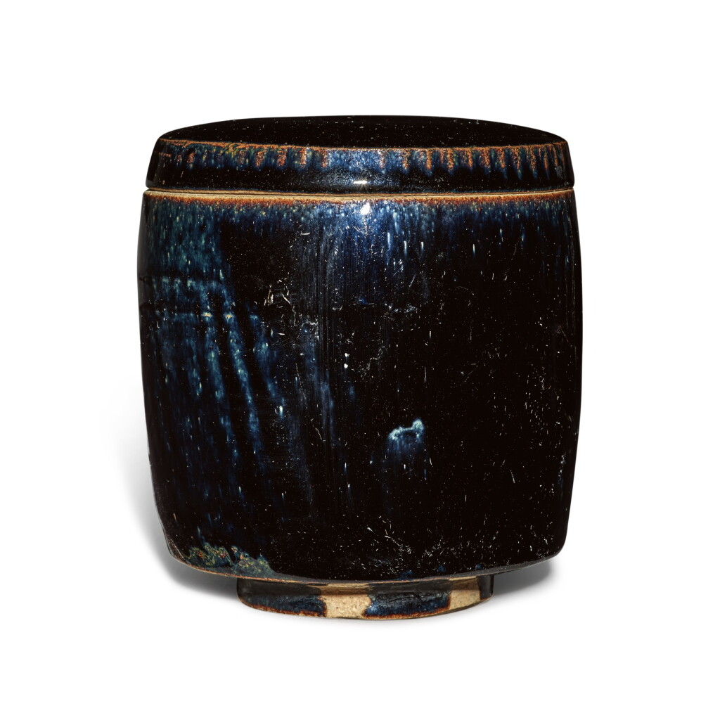 View full screen - View 1 of Lot 198. A black-glazed cylindrical jar and cover, Northern Song / Jin dynasty | 北宋 / 金 黑釉蓋罐.