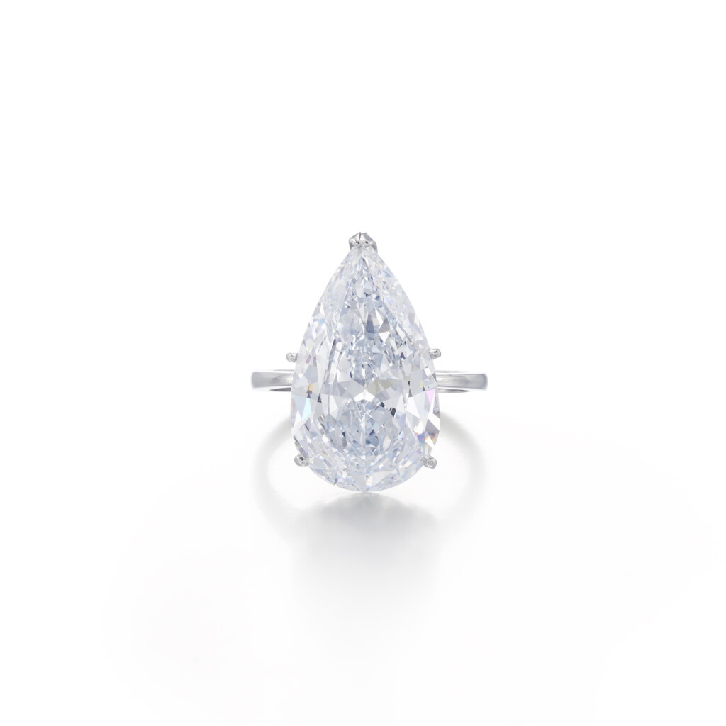 View full screen - View 1 of Lot 570. Attractive Light Blue Diamond Ring 11.19克拉 淡藍色鑽石 戒指.