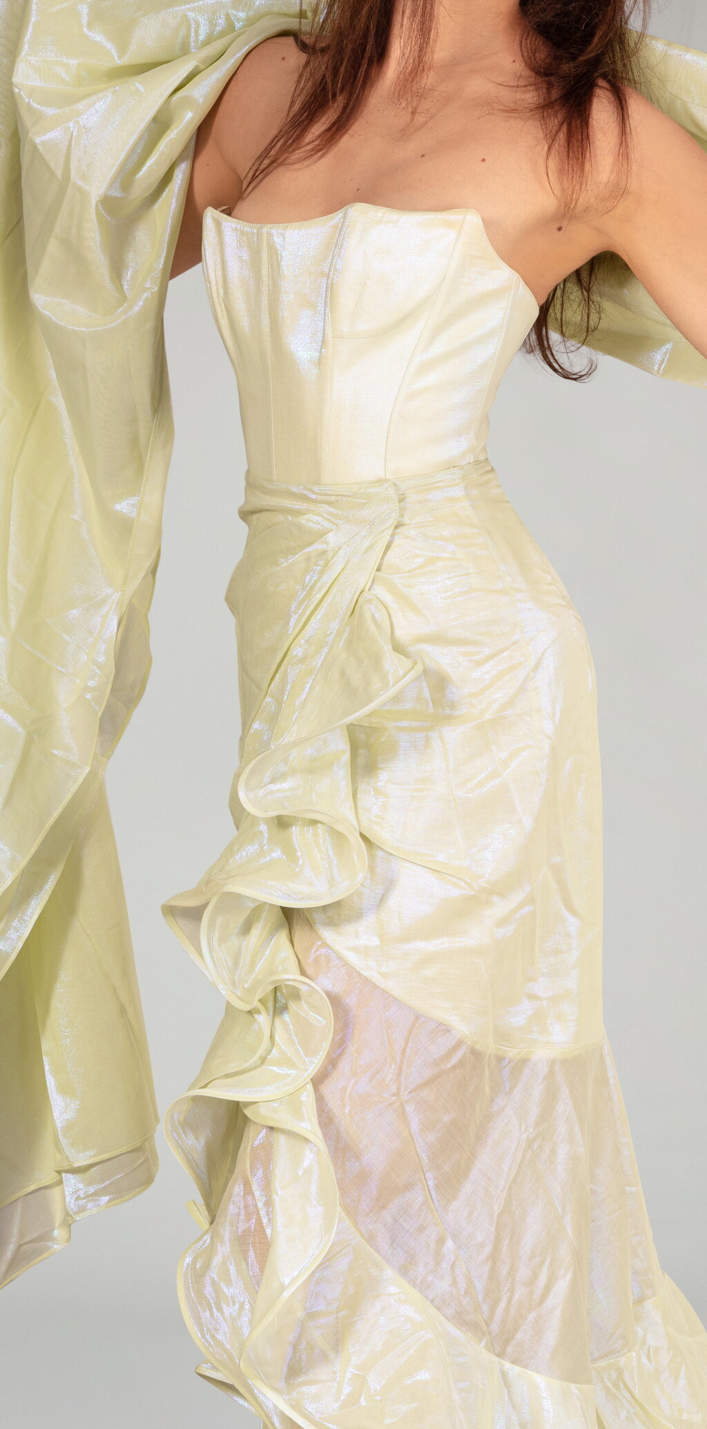 View full screen - View 1 of Lot 10. Couture, Evening set in chartreuse organza style, tickling anis, Spring-Summer 1999.