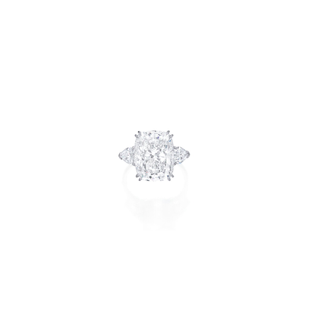 View full screen - View 1 of Lot 515. DIAMOND RING | 鑽石戒指.