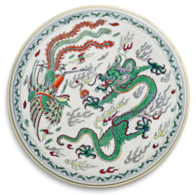 View full screen - View 1 of Lot 159. A DOUCAI 'DRAGON AND PHOENIX' PLAQUE QING DYNASTY, 18TH CENTURY | 清十八世紀 鬪彩龍鳳呈祥紋圓屏.