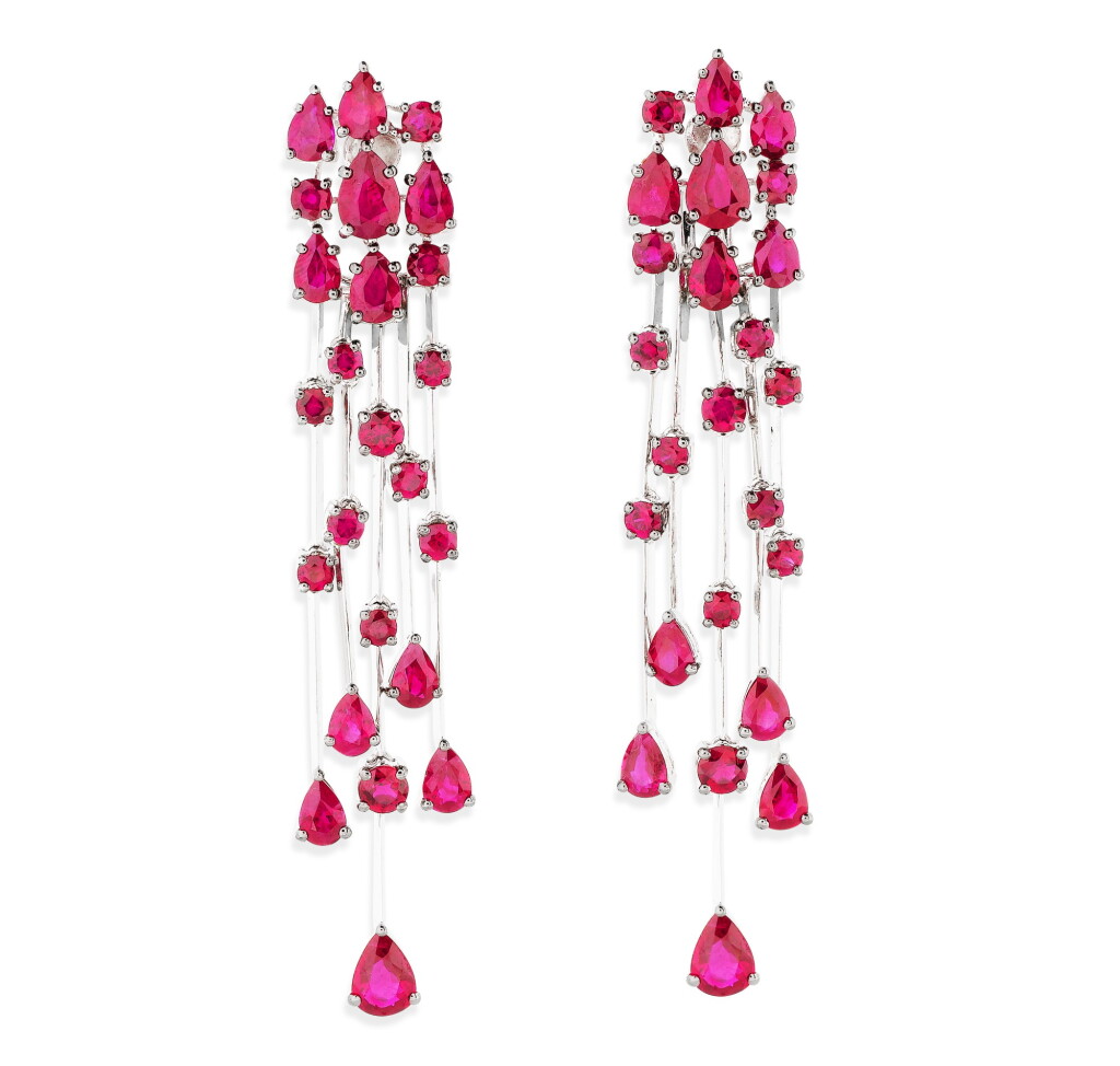 View full screen - View 1 of Lot 85. GRAFF | PAIRE DE PENDANTS D'OREILLE RUBIS | PAIR OF RUBY PENDENT EARRINGS.