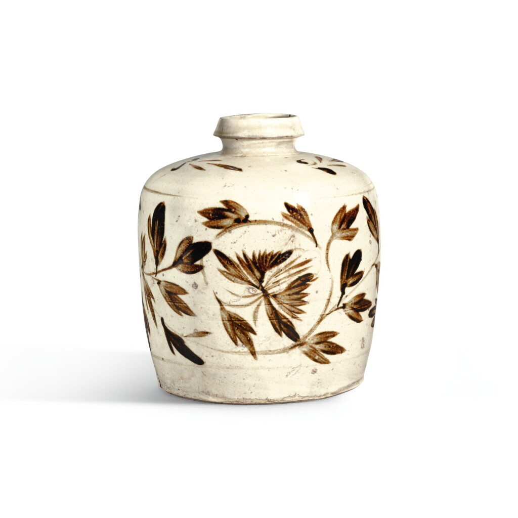 View full screen - View 1 of Lot 241. A CIZHOU PAINTED 'FLORAL' TRUNCATED MEIPING JIN/YUAN DYNASTY, 13TH CENTURY | 金/元 十三世紀 磁州窰白釉褐彩花卉紋梅瓶.
