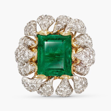 View full screen - View 1 of Lot 1788. Emerald and Diamond Ring | 蒂芙尼 Schlumberger 設計 | 7.33克拉 「俄羅斯」祖母綠 配 鑽石戒指.