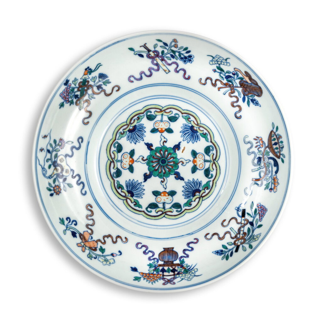 View full screen - View 1 of Lot 614. A doucai 'Eight Daoist Emblems' ogee bowl, Mark and period of Guangxu | 清光緒 鬥彩暗八仙紋折腰盌 《大清光緒年製》款.