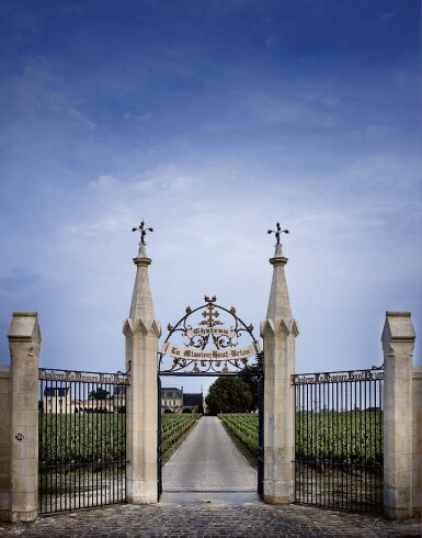 View full screen - View 1 of Lot 9719. Château La Mission Haut-Brion 1982 (1 BT).