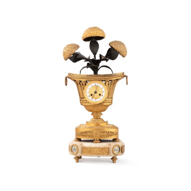 View full screen - View 1 of Lot 903. A Restauration gilt and patinated bronze hydrangeas mantel clock, circa 1820 | Pendule aux hortensias en bronze doré et patiné d'époque Restauration, vers 1820.