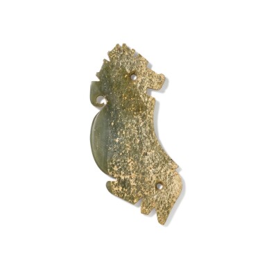 View full screen - View 1 of Lot 126. A mottled jade pendant in the form of a stylised bird, Shang/early Western Zhou dynasty | 商/西周初 青玉鳥珮.