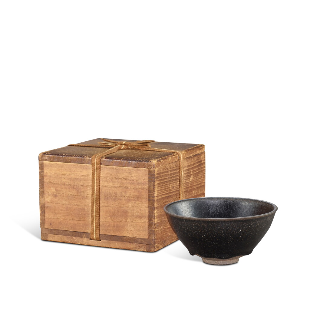 View full screen - View 1 of Lot 9544. A Jian black-glazed tea bowl, Gongyu mark, Southern Song dynasty | 南宋 建窰黑釉油滴盞 《供御》款.
